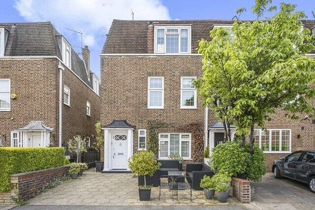 4 bedroom semi-detached house for rent