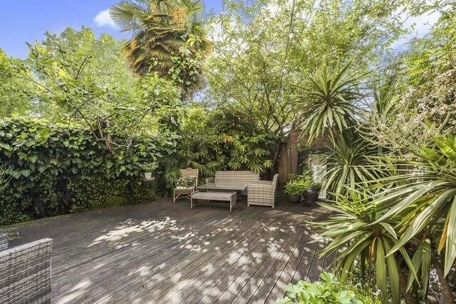 4 bedroom semi-detached house for rent