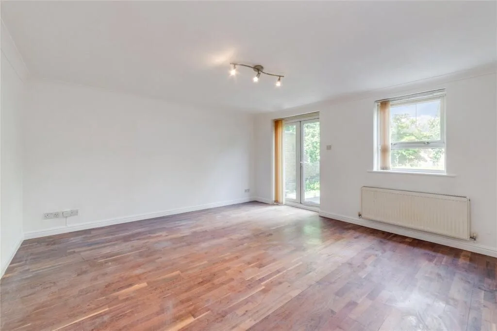 2 bedroom end of terrace house for rent