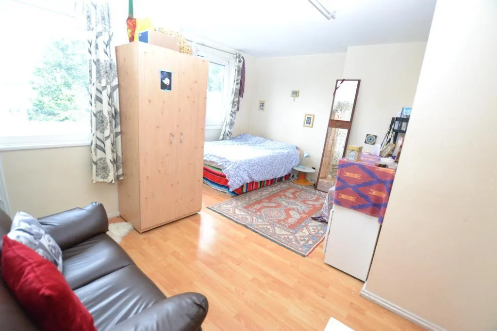 3 bedroom maisonette for rent
