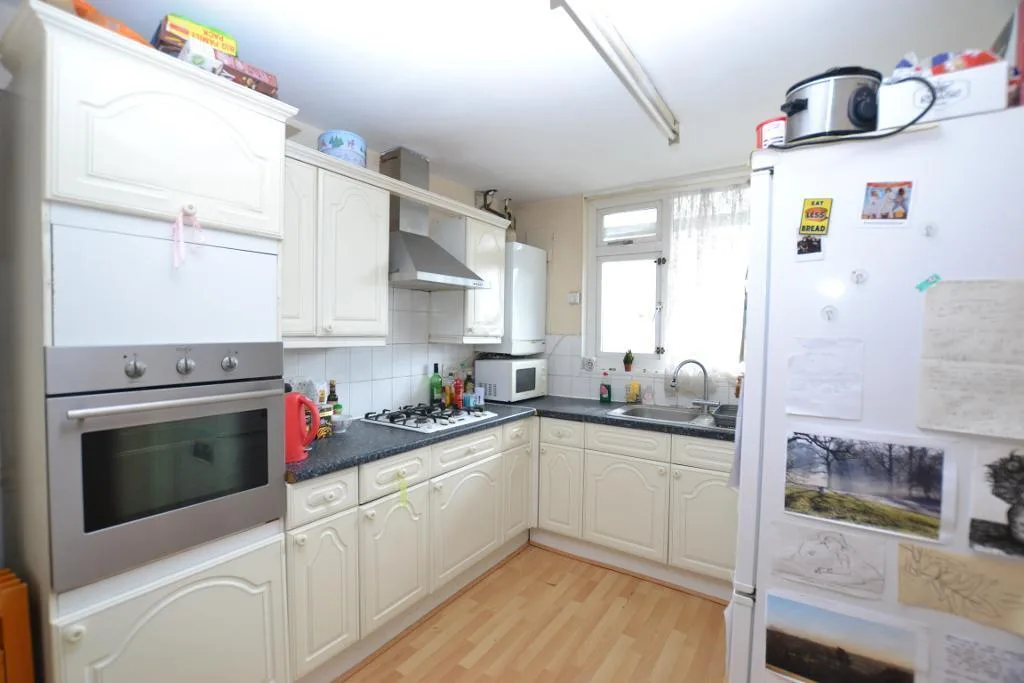 3 bedroom maisonette for rent