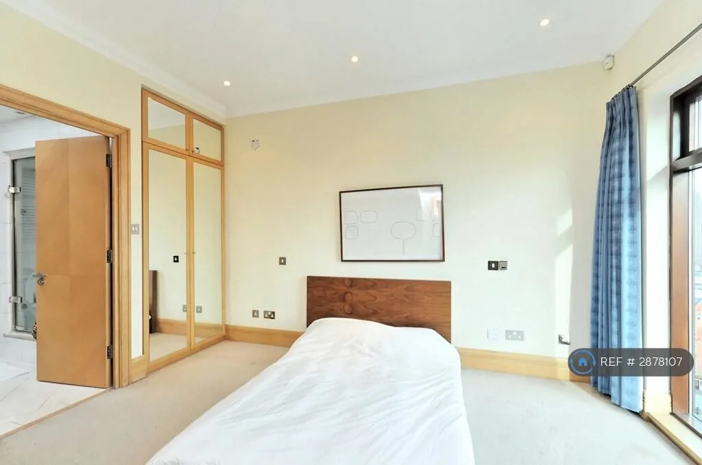 2 bedroom penthouse for rent