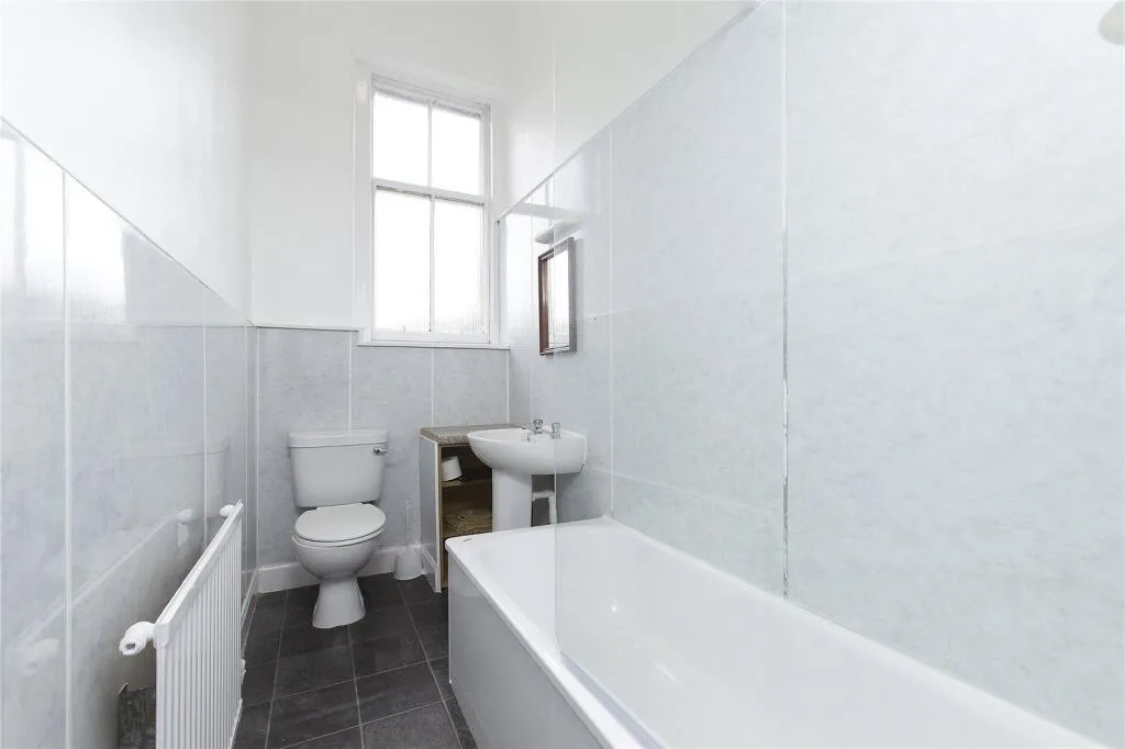 5 bedroom flat for rent