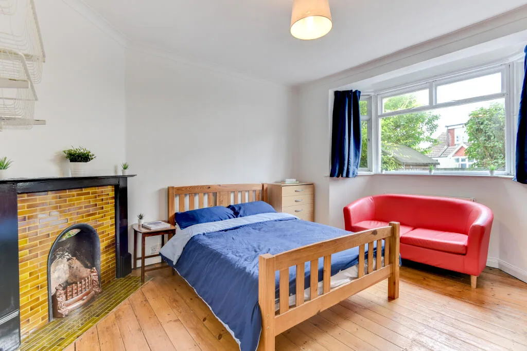 6 bedroom house for rent