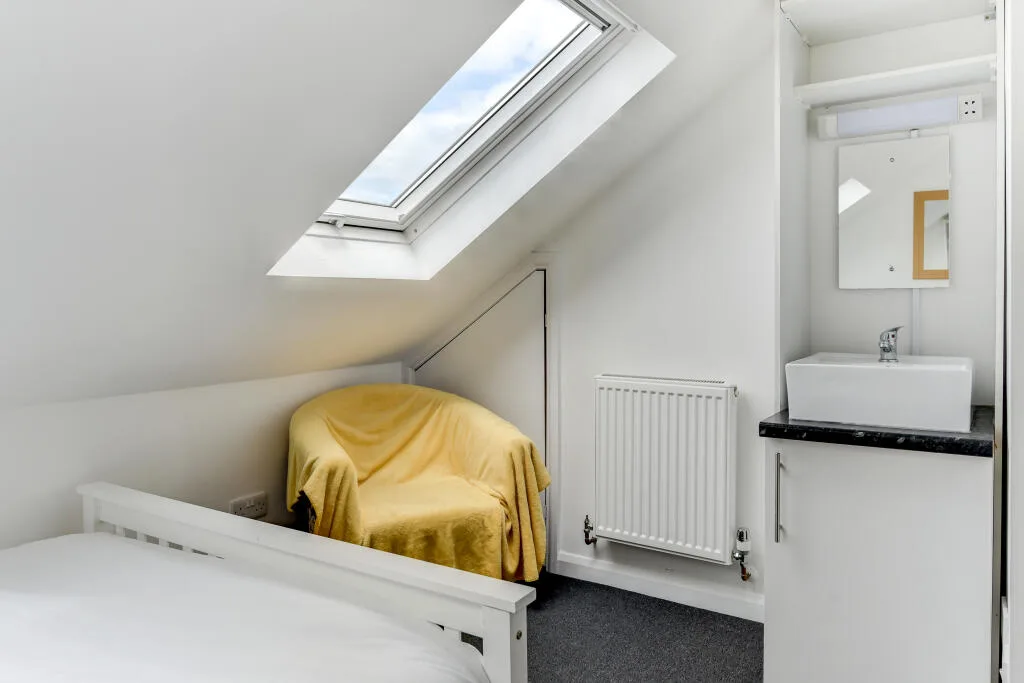 6 bedroom house for rent