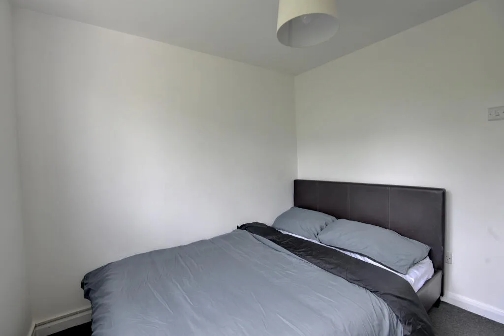6 bedroom house for rent