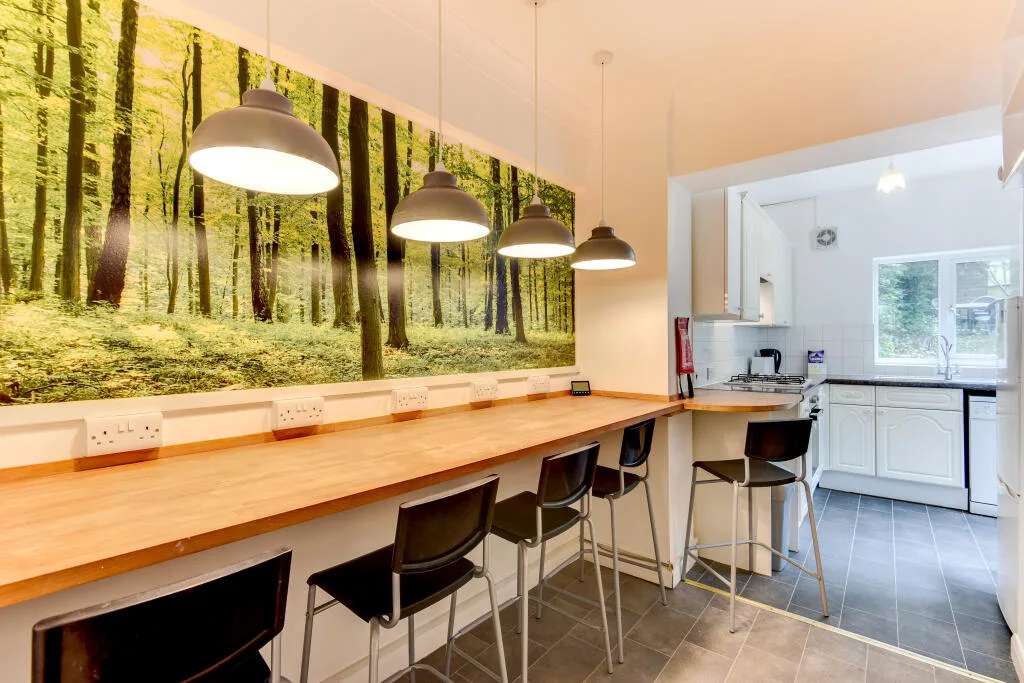 6 bedroom house for rent