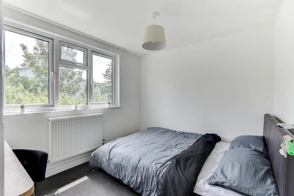 6 bedroom house for rent