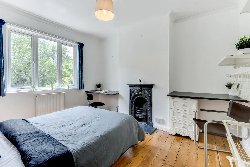 6 bedroom house for rent
