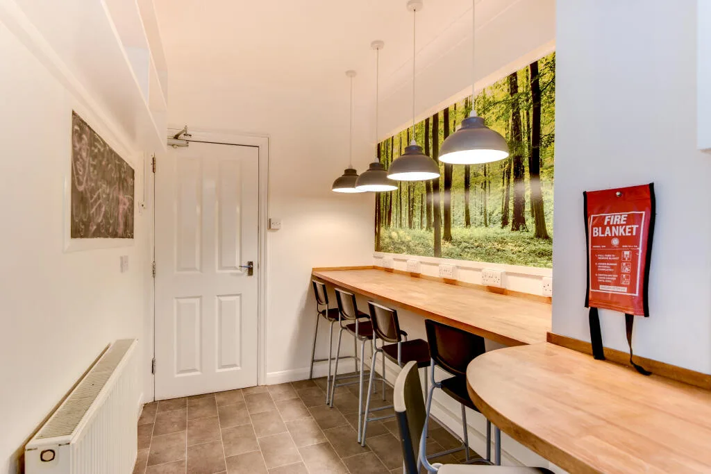 6 bedroom house for rent