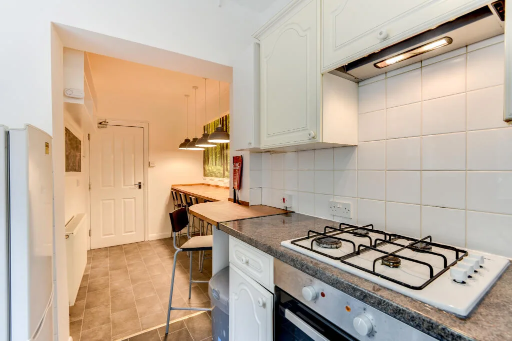 6 bedroom house for rent