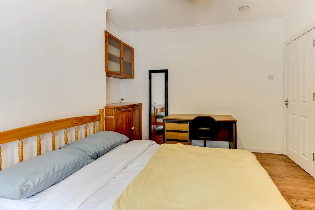 6 bedroom house for rent