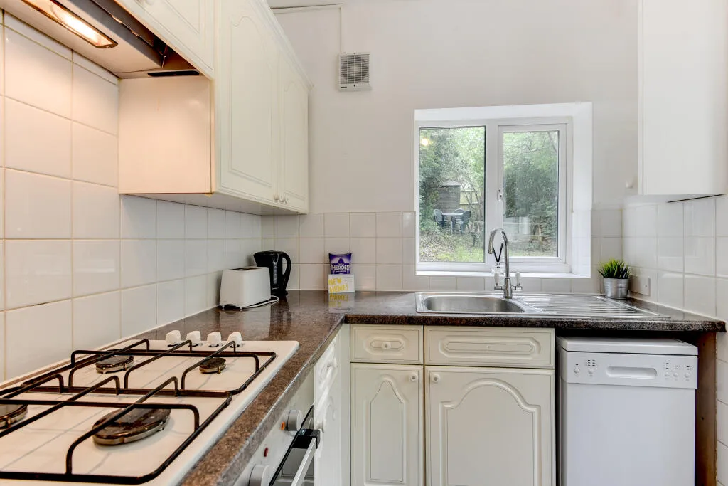 6 bedroom house for rent