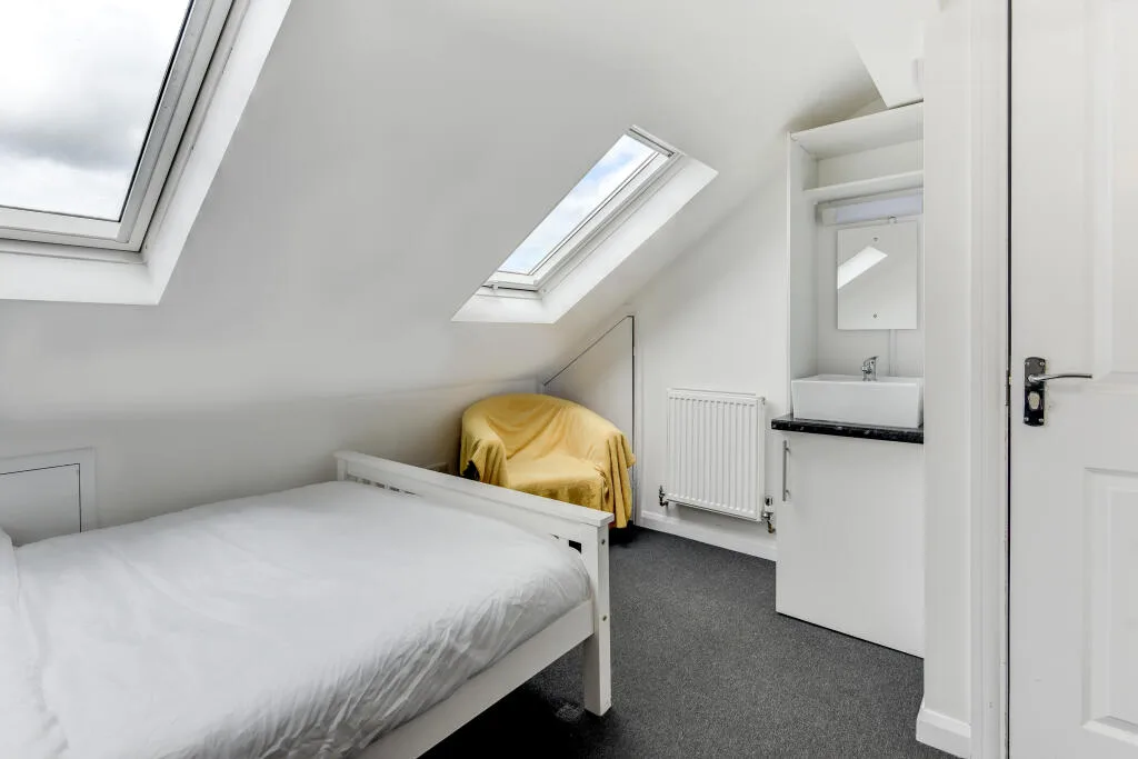 6 bedroom house for rent