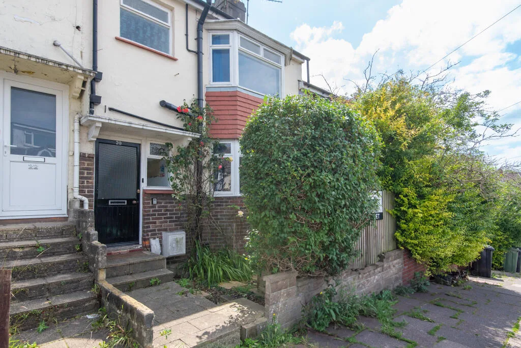 6 bedroom house for rent