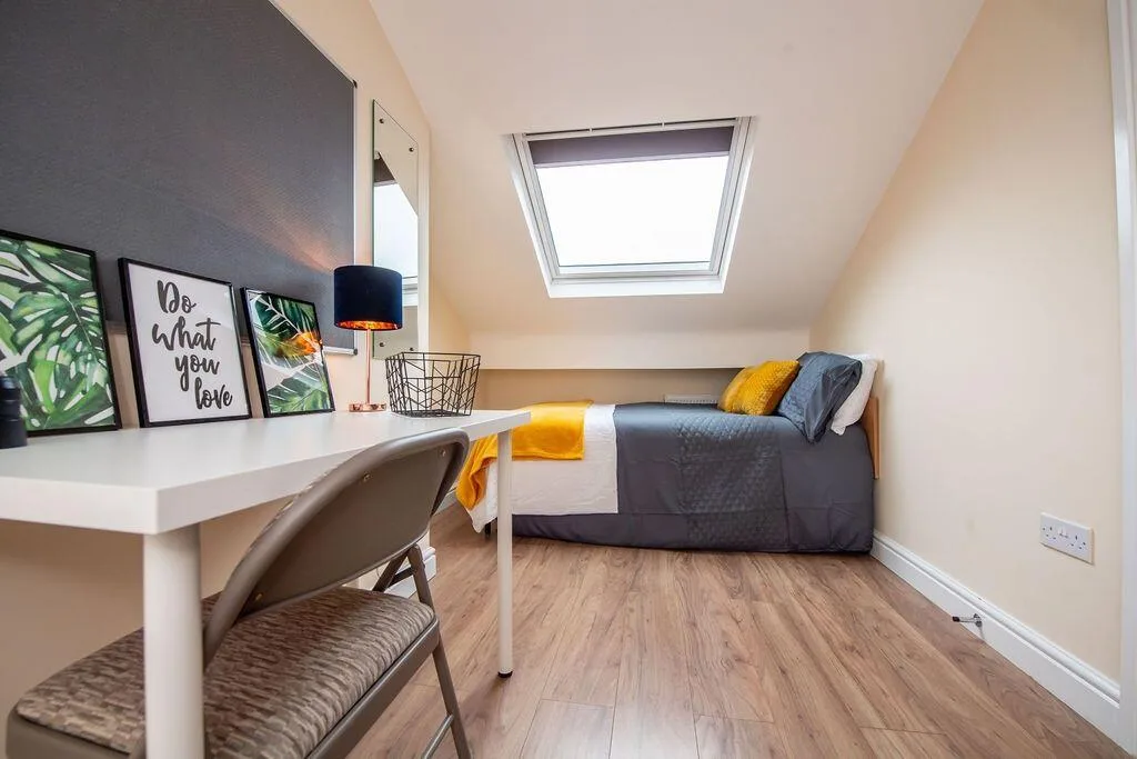 5 bedroom terraced house for rent