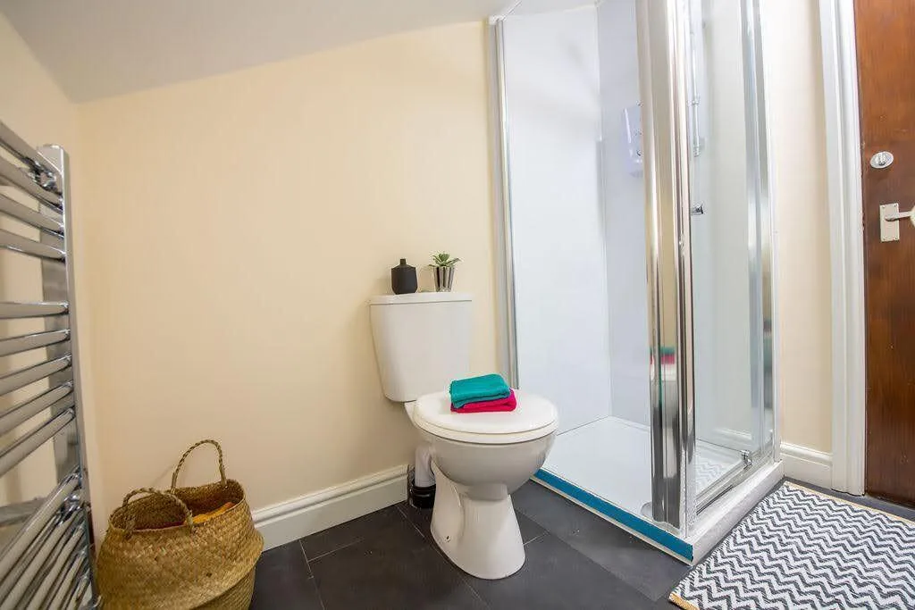 5 bedroom terraced house for rent