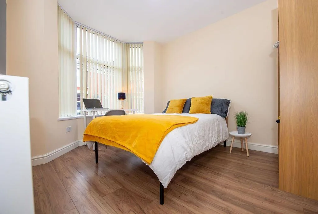 5 bedroom terraced house for rent