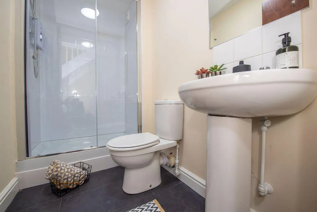 4 bedroom terraced house for rent