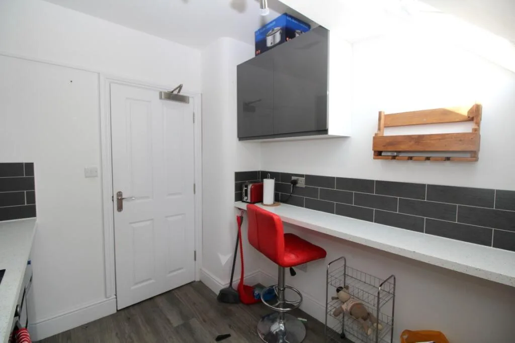 8 bedroom house share for rent
