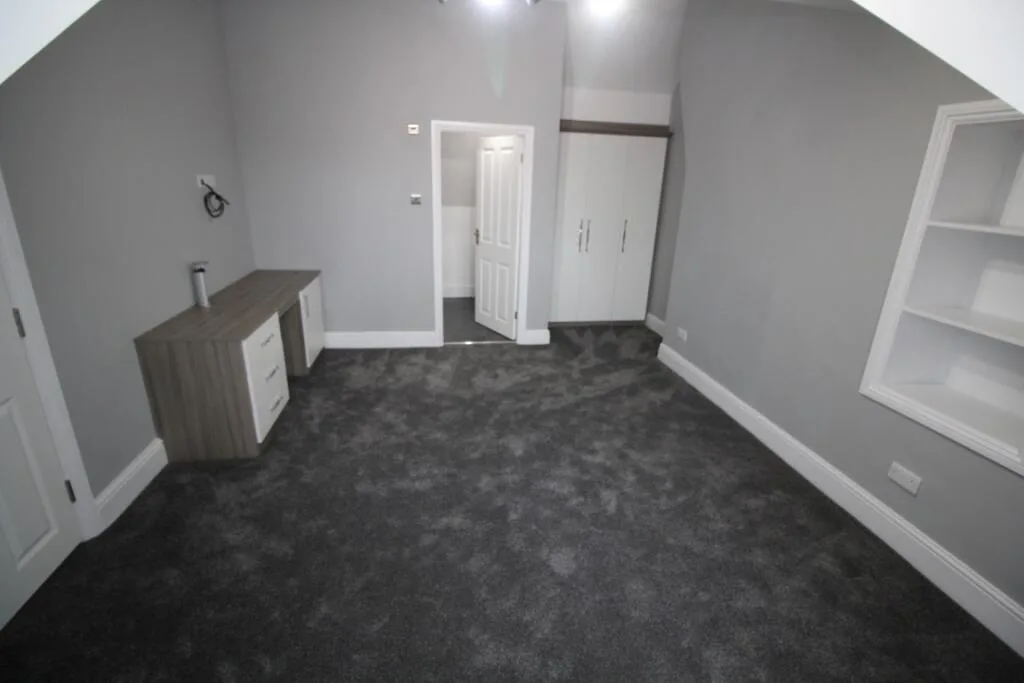 8 bedroom house share for rent