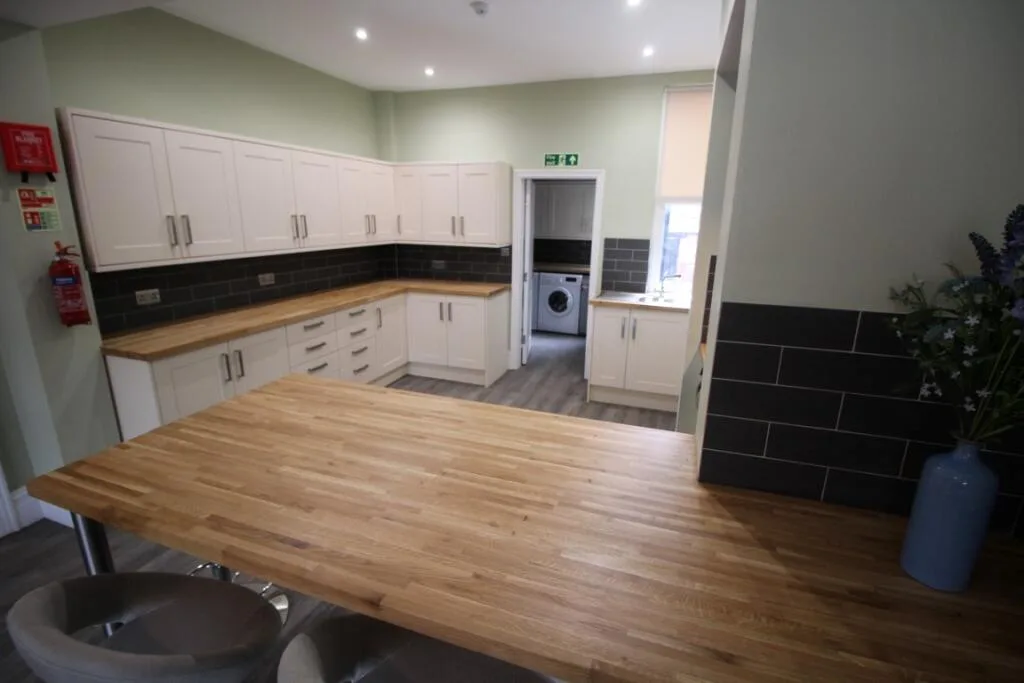 8 bedroom house share for rent