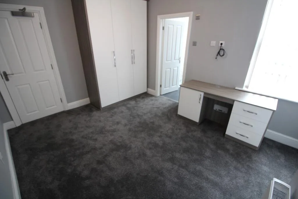 8 bedroom house share for rent