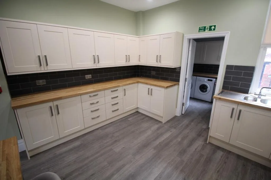 8 bedroom house share for rent