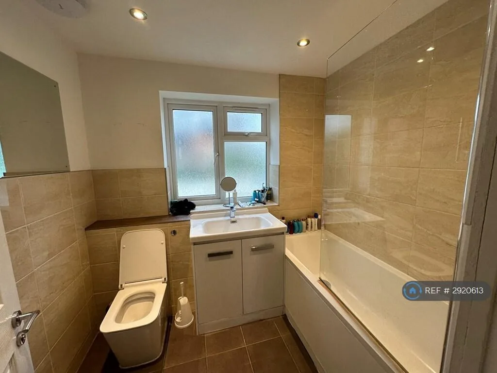 1 bedroom house share for rent