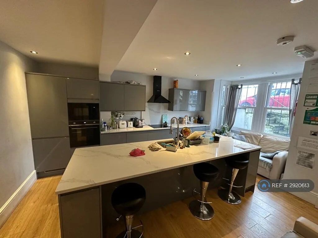 1 bedroom house share for rent
