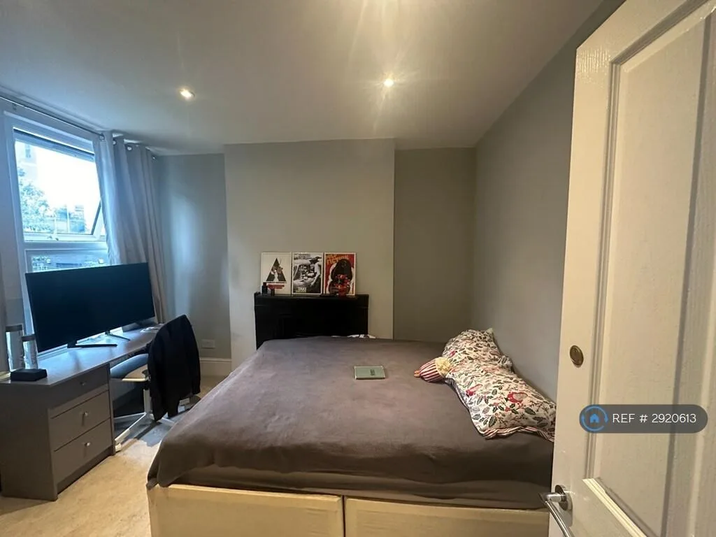 1 bedroom house share for rent