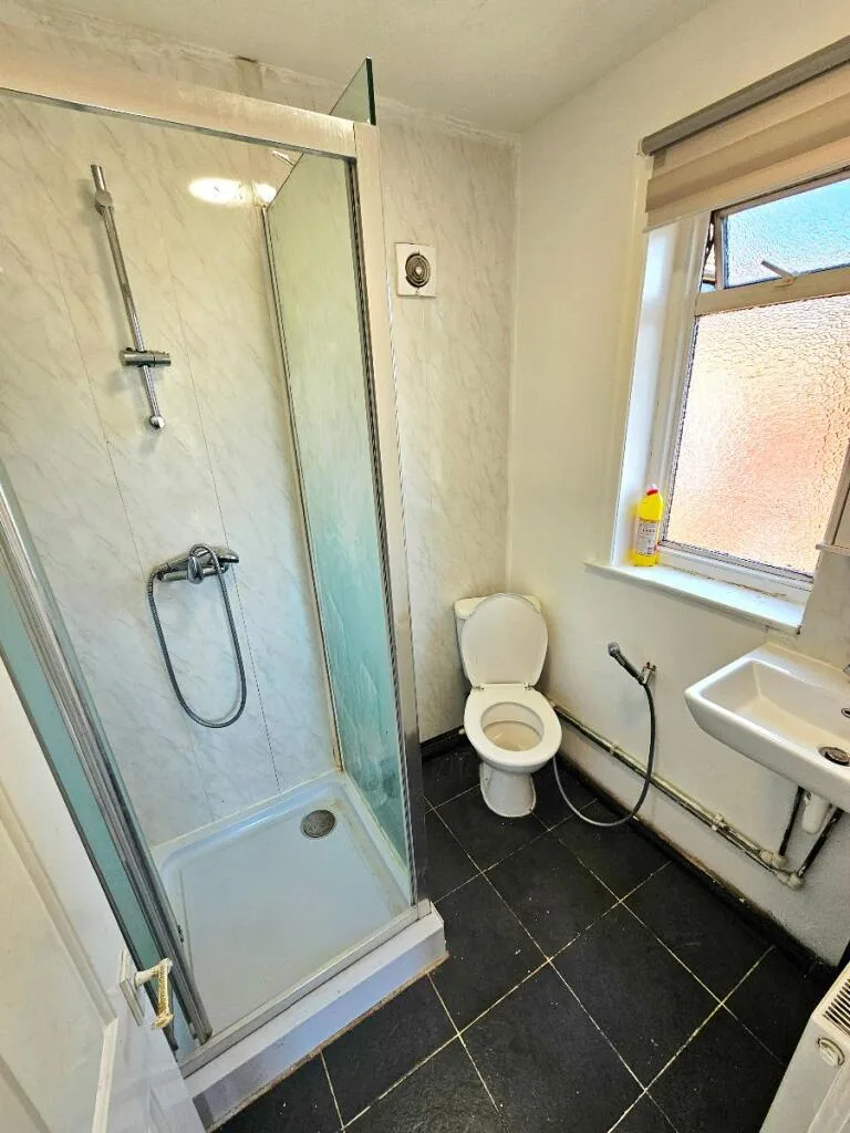 3 bedroom semi-detached house for rent