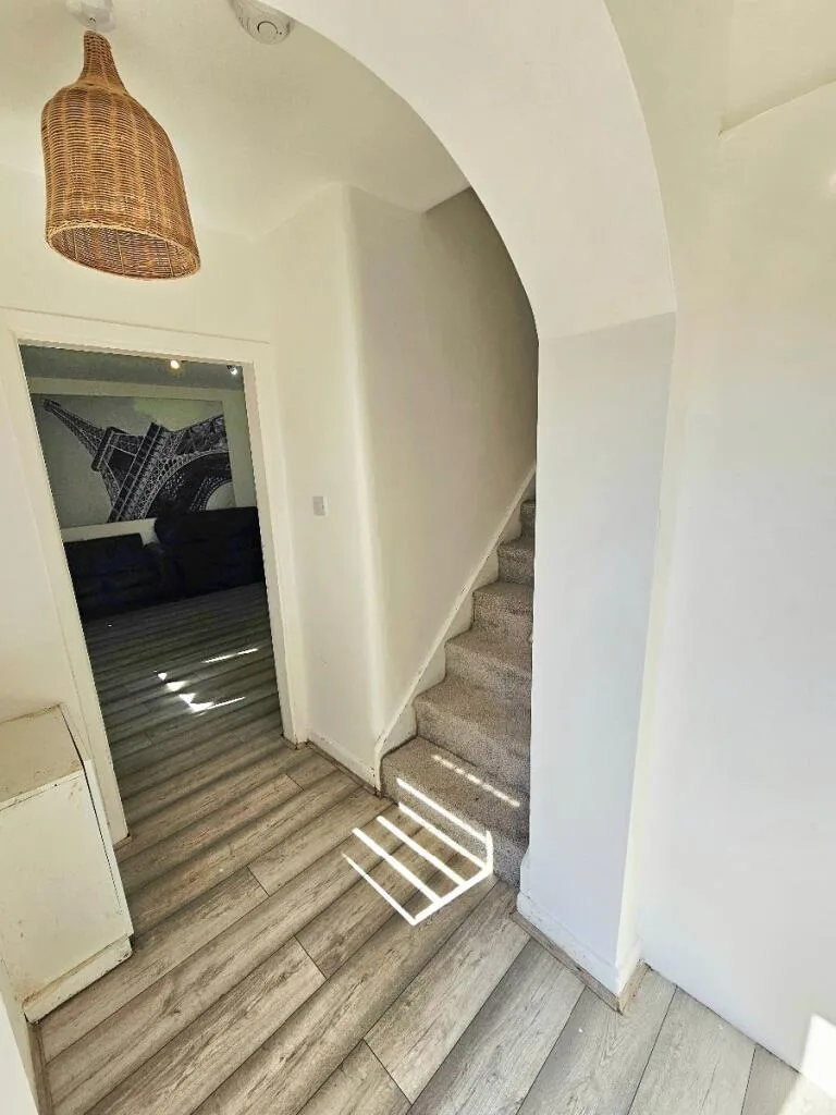 3 bedroom semi-detached house for rent