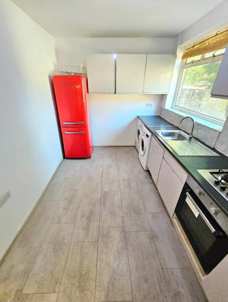 3 bedroom semi-detached house for rent
