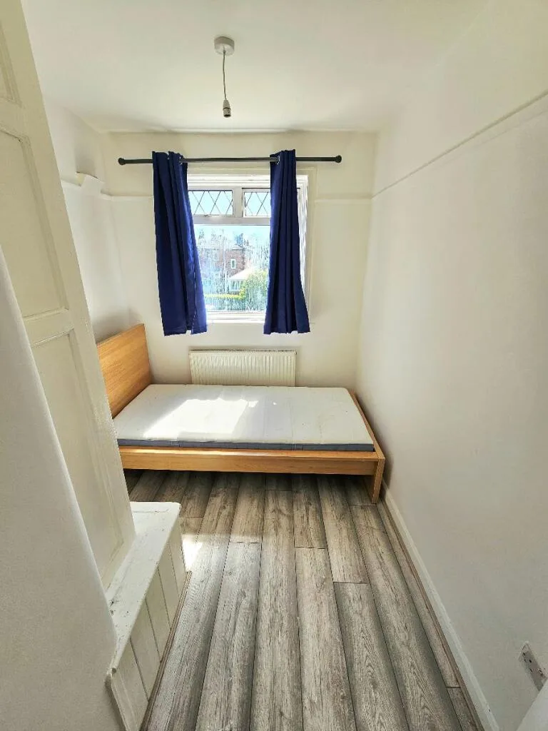 3 bedroom semi-detached house for rent