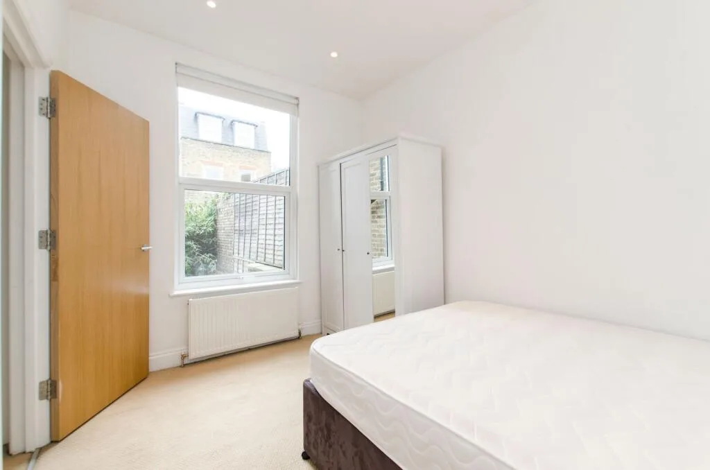 4 bedroom flat for rent