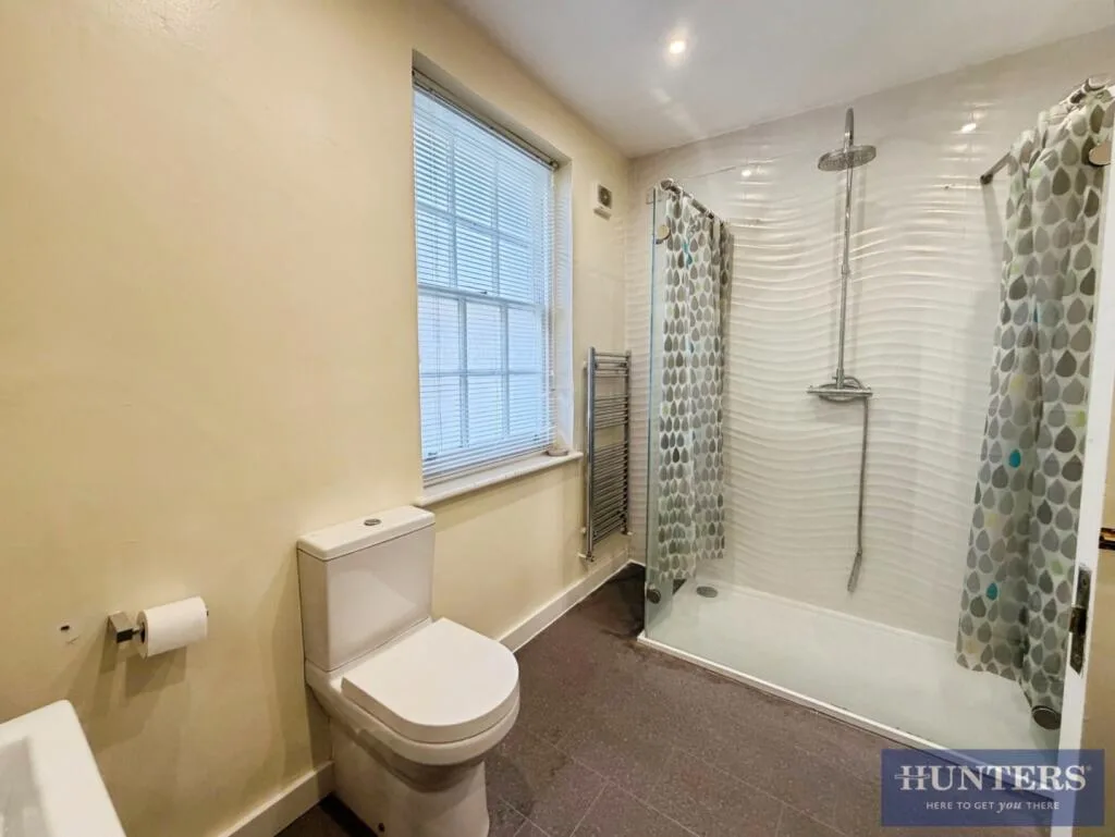 5 bedroom terraced house for rent