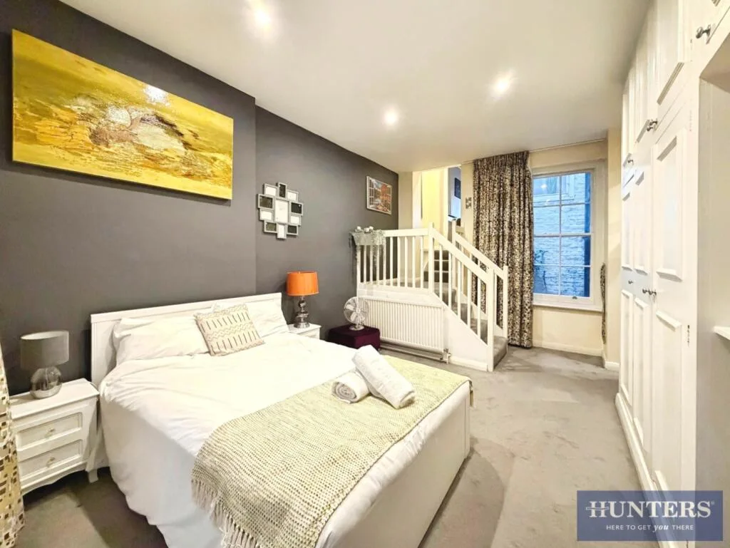 5 bedroom terraced house for rent