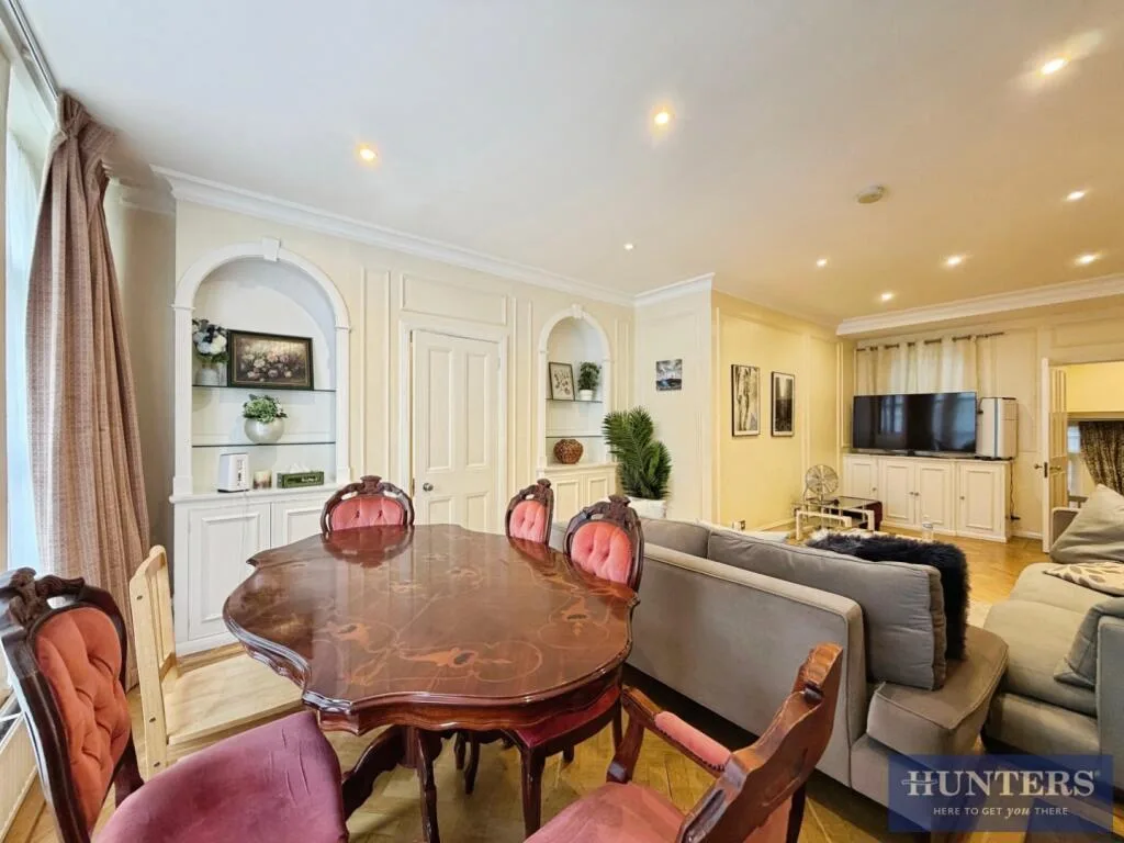 5 bedroom terraced house for rent