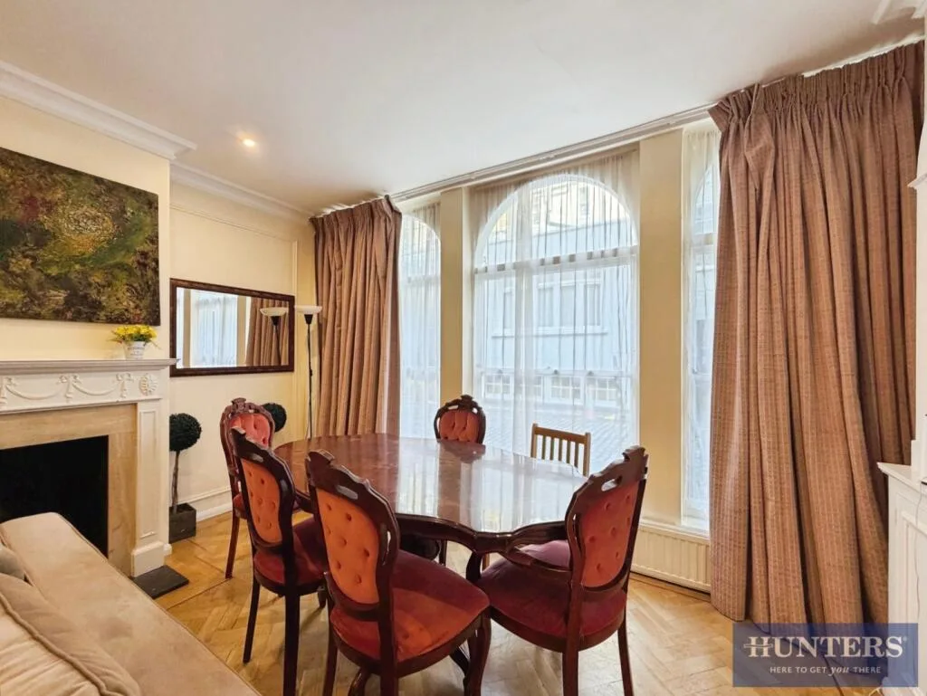 5 bedroom terraced house for rent
