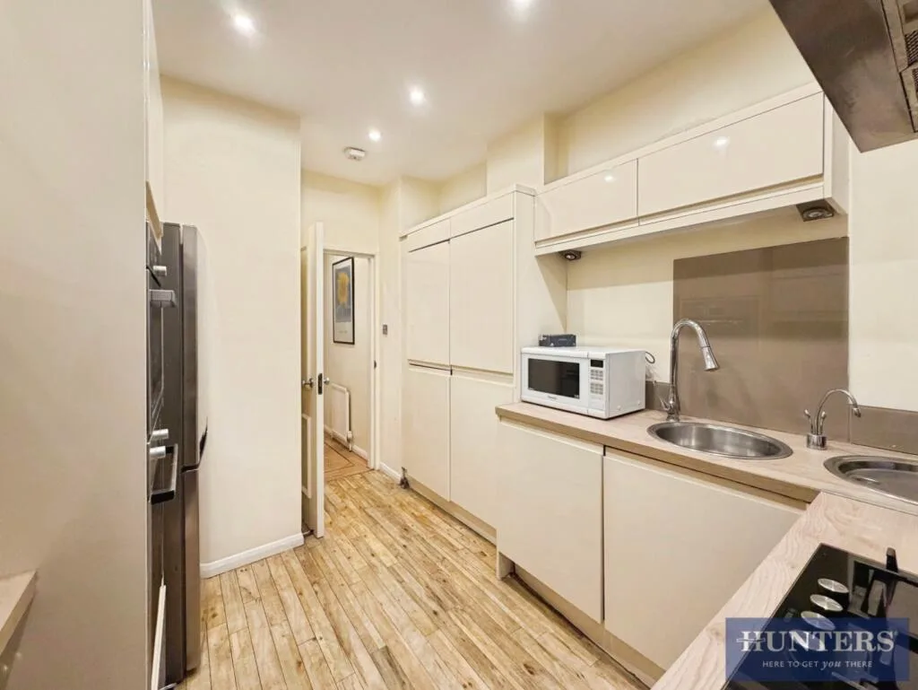 5 bedroom terraced house for rent