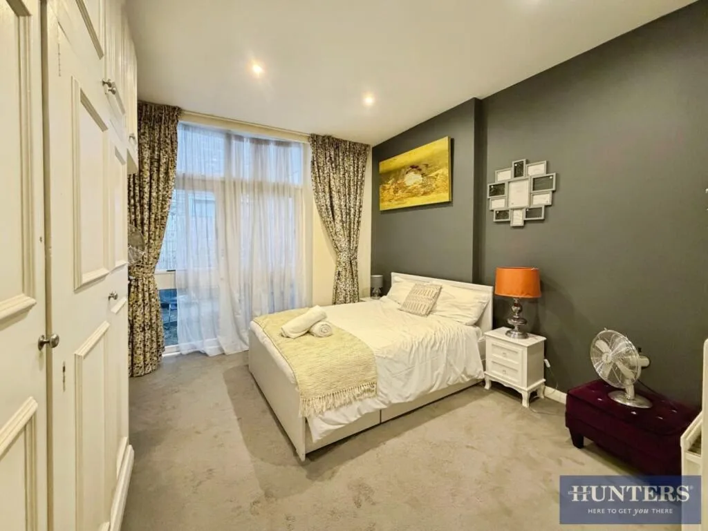 5 bedroom terraced house for rent