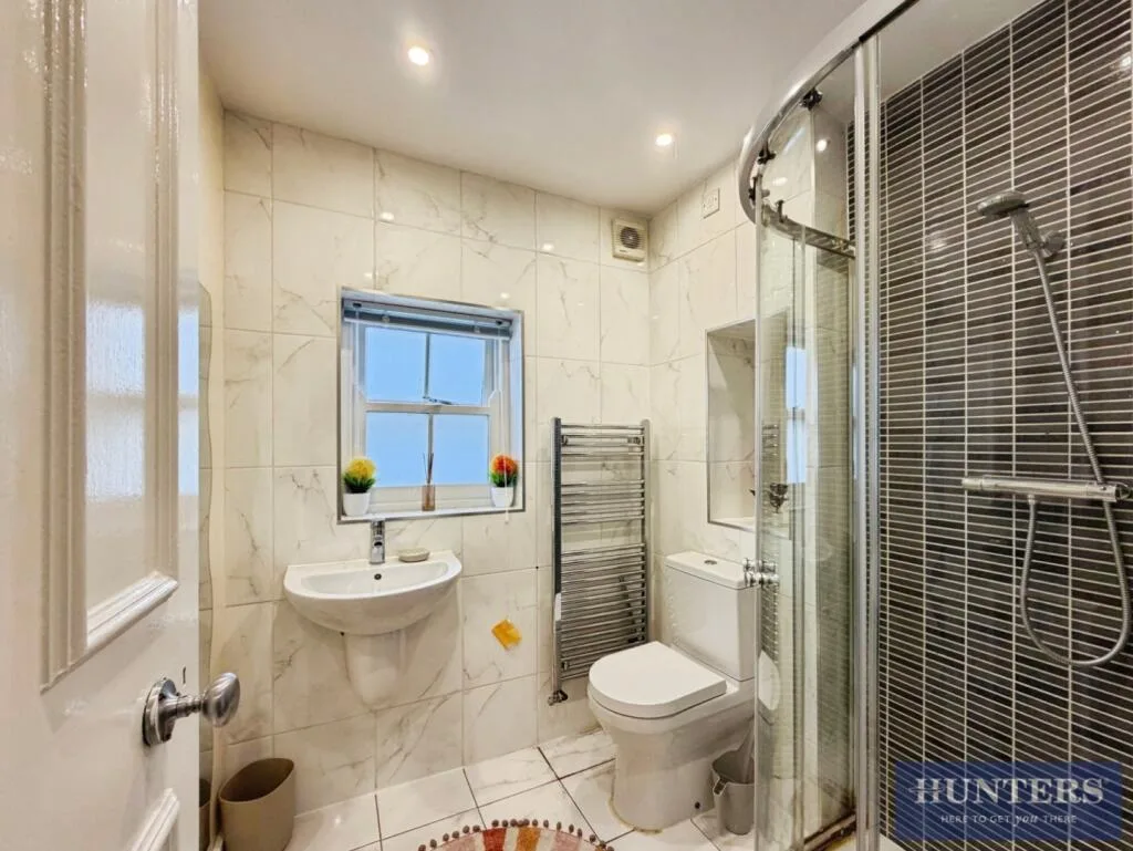 5 bedroom terraced house for rent