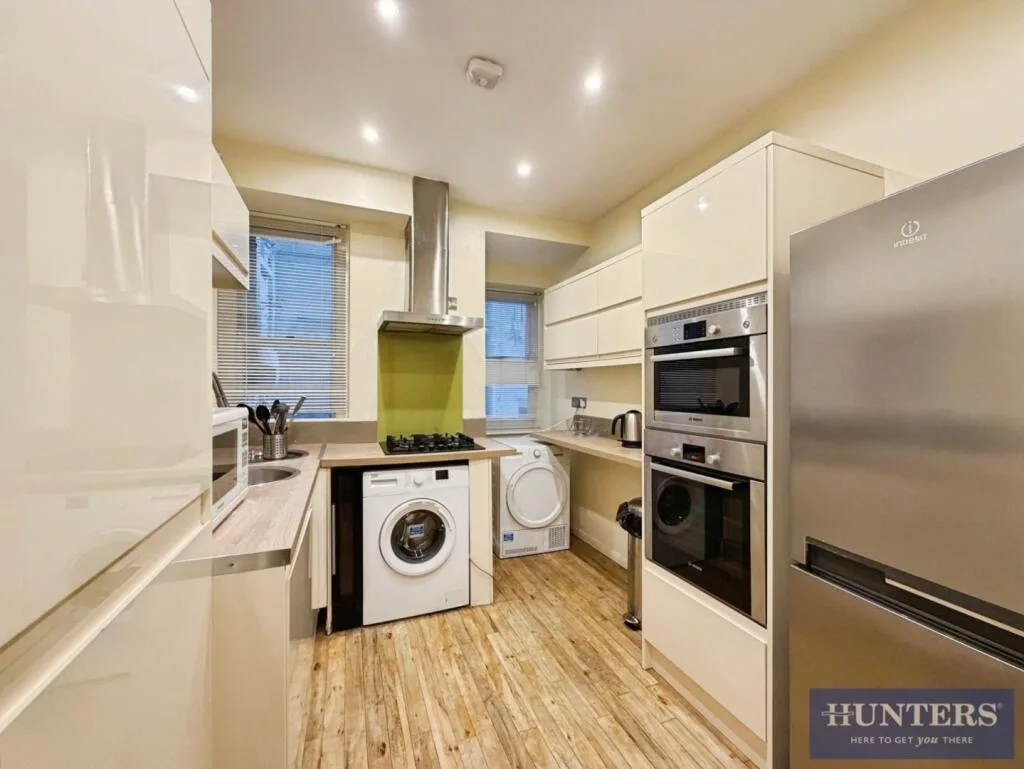 5 bedroom terraced house for rent