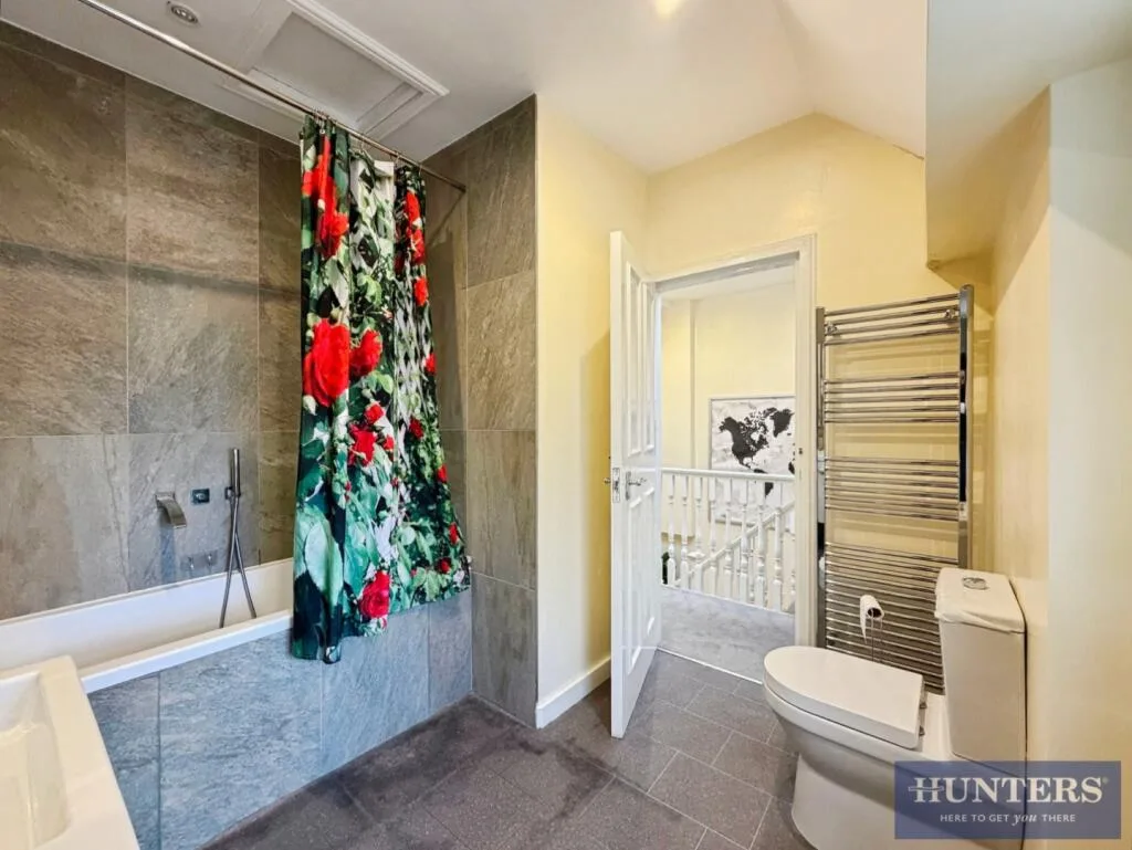 5 bedroom terraced house for rent