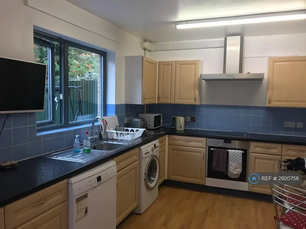 4 bedroom terraced house for rent