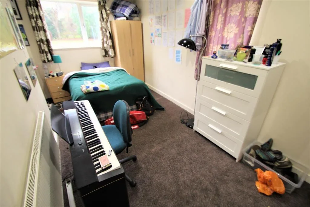 5 bedroom house for rent