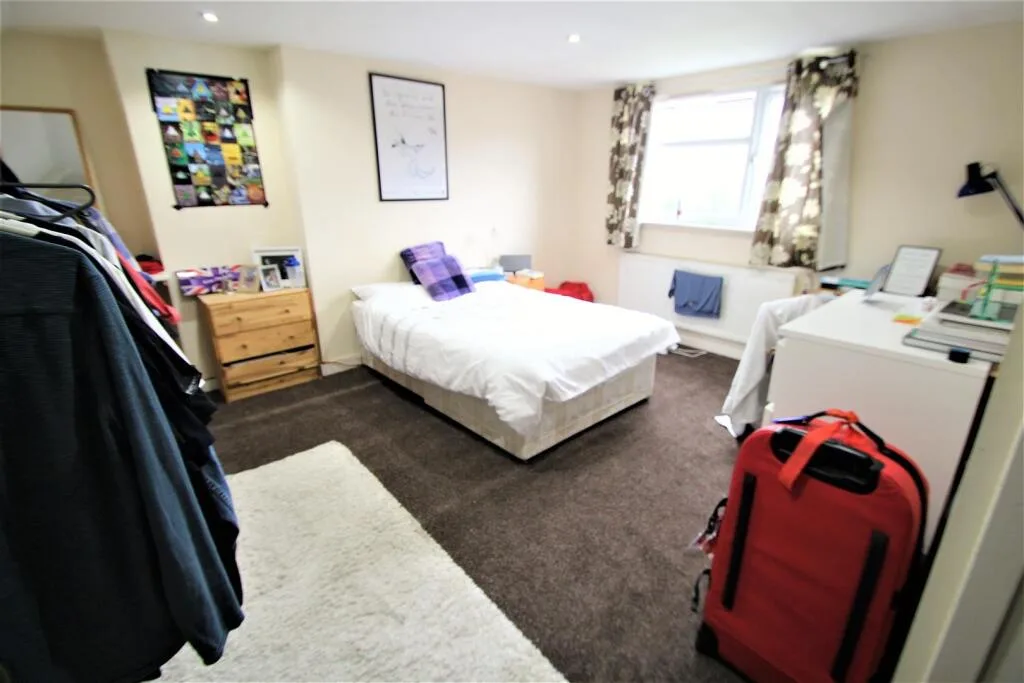 5 bedroom house for rent