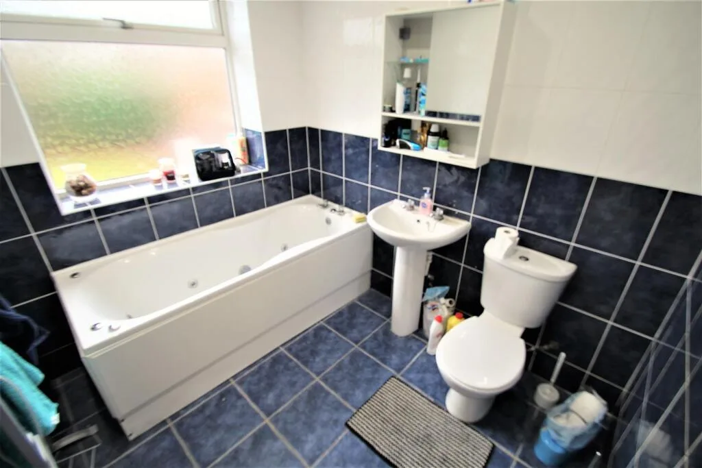 5 bedroom house for rent