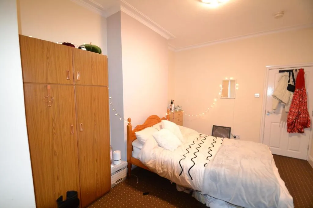 1 bedroom house share for rent